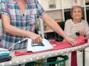 Image de l'article Aide à domicile : une auxiliaire de vie qui exerce son métier en solo